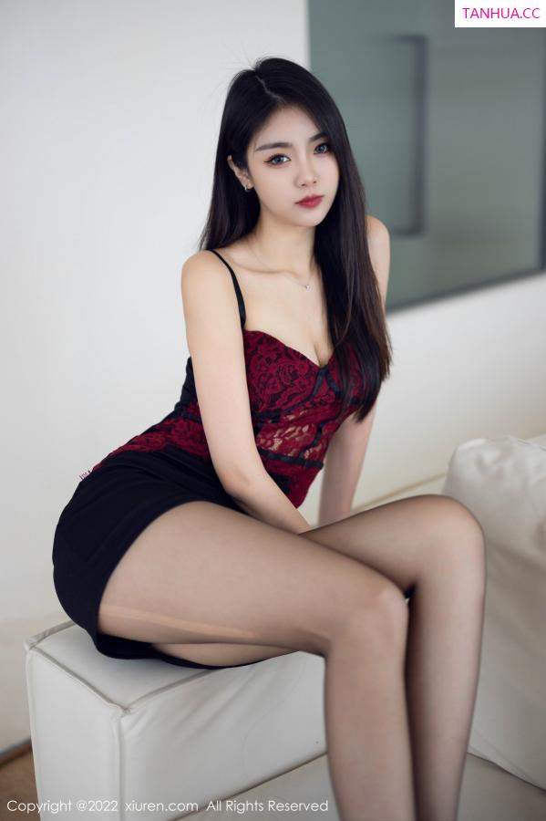 可乐Vicky  [XiuRen]高清写真图 2022.10.27 No.5769 可乐Vicky 黑丝短裙第49张图片